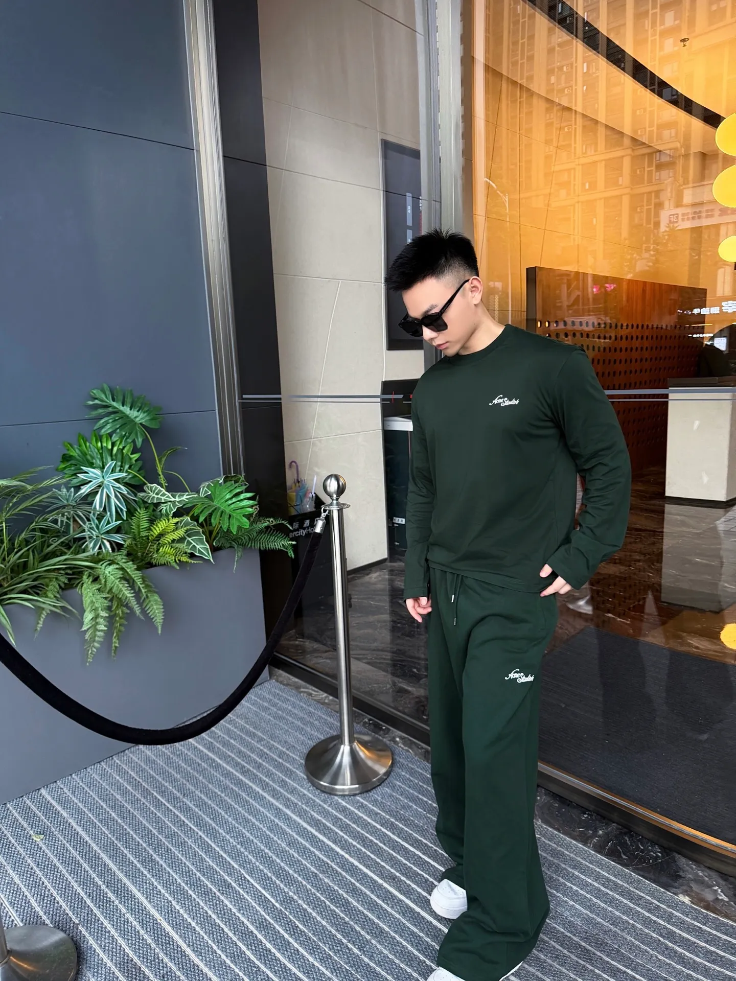 【 】